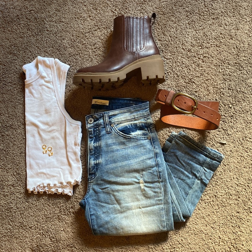 Kancan High Waisted distressed jeans